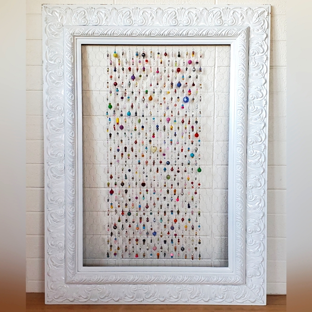 BOHO CHICKEN WIRE BEADED FRAME/WALL DECOR
